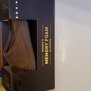 Sharper Image Memory Foam Slippers Size Medium (9/10)